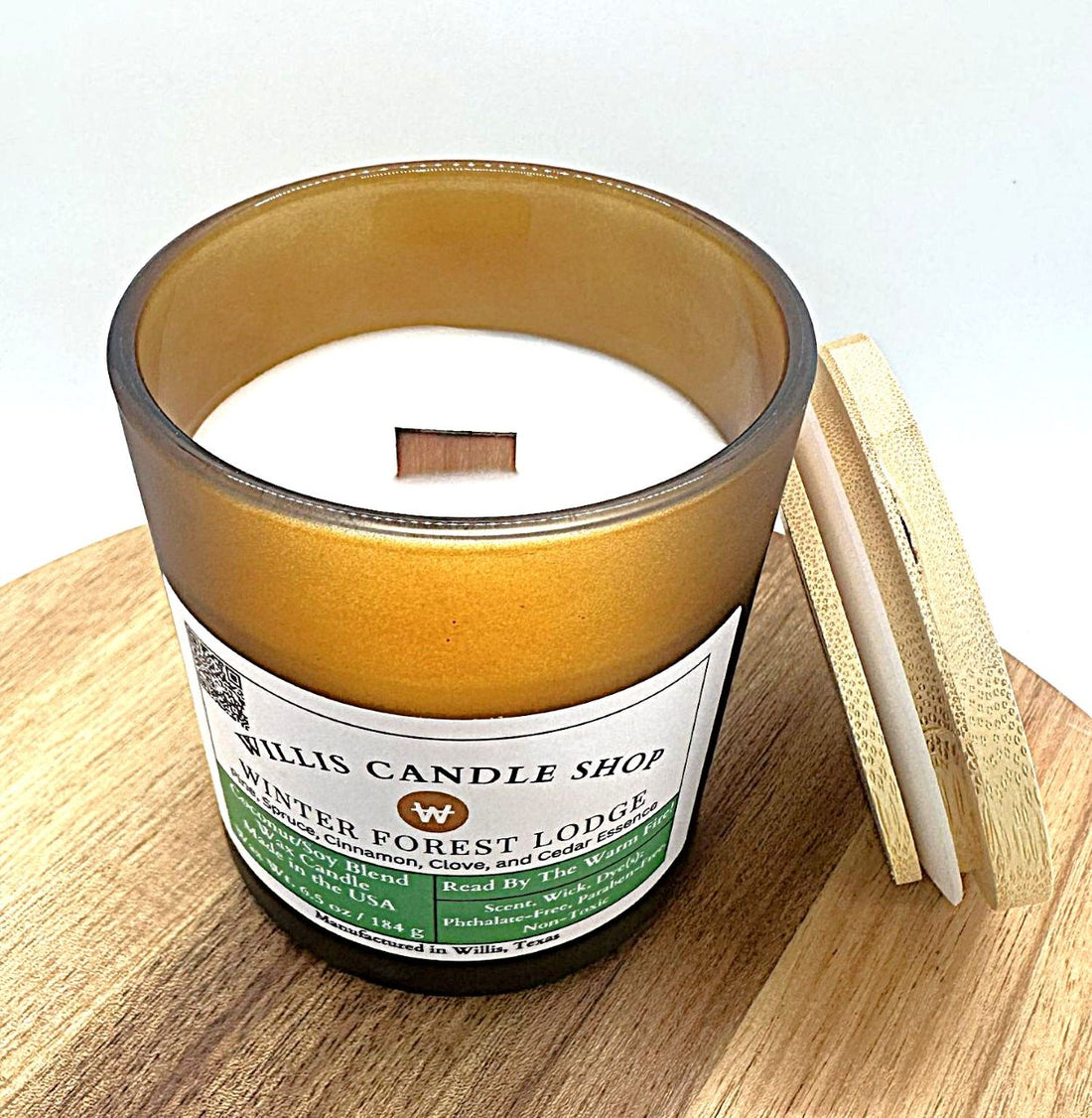 Willis Candle Shop WINTERFORESTLODGE1 candle with coconut, soy, and beeswax matrix.