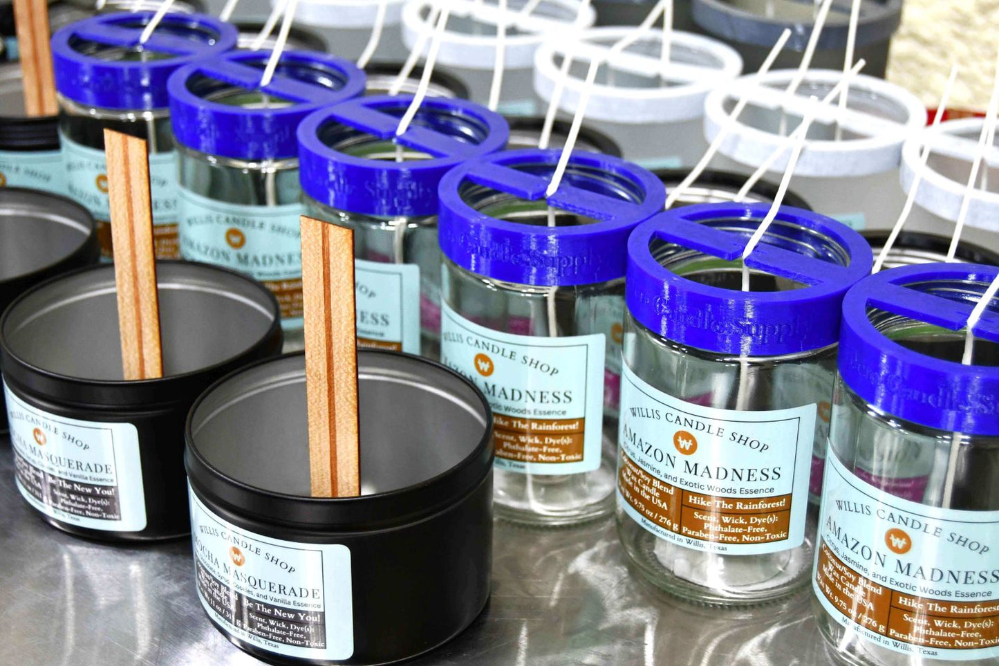 wood wick candle and single wick candle and 2 wick candle production.